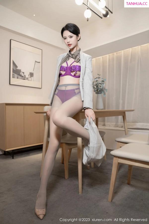 李浅浅  [XiuRen]高清写真图 2023.12.21 No.7845 浅浅Danny 丝袜美腿第51张图片